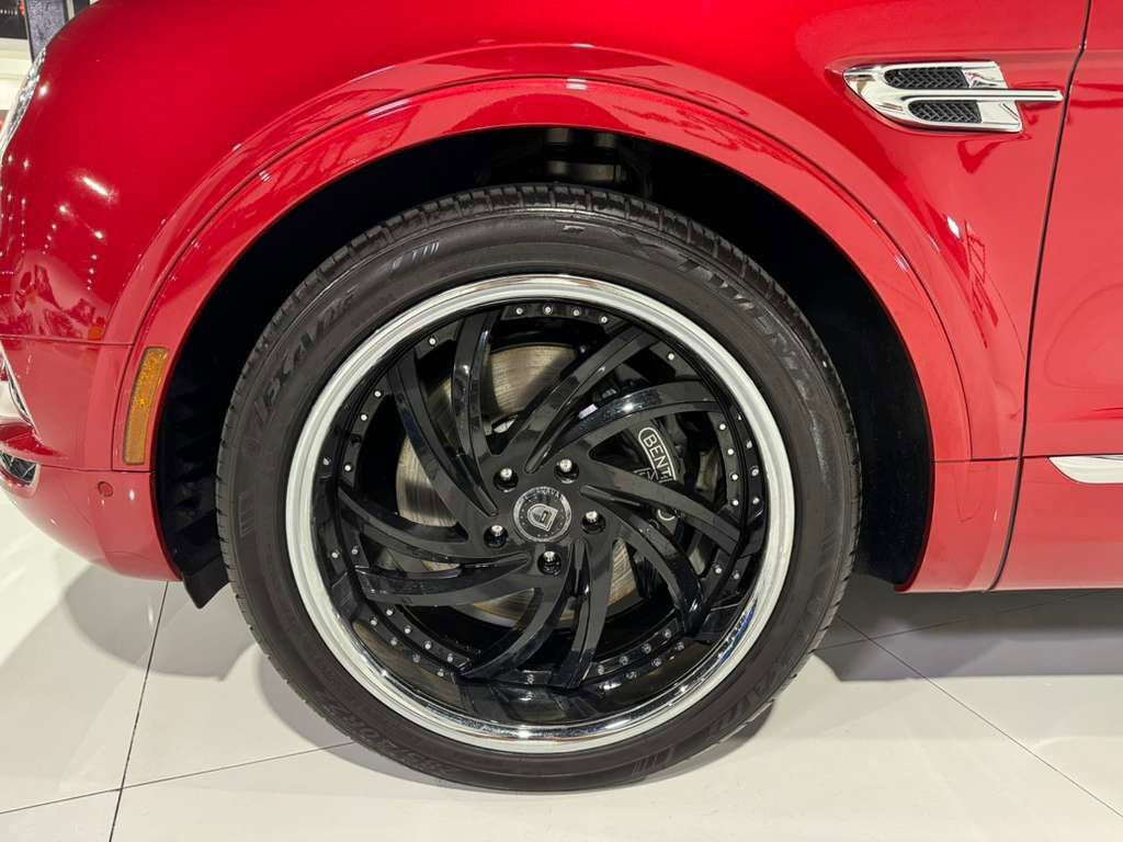 2017 Bentley Bentayga W12 Rubino Red paint, Naim for Bentley audio system AND MUCH MUCH MORE!! Fort Lauderdale FL