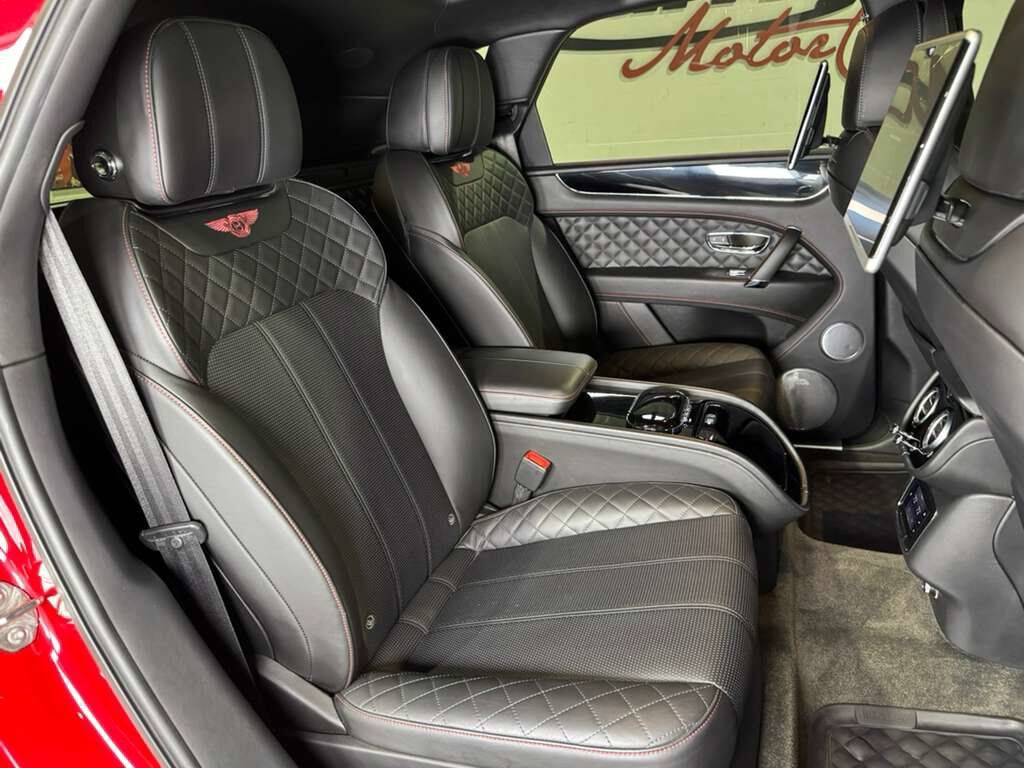2017 Bentley Bentayga W12 Rubino Red paint, Naim for Bentley audio system AND MUCH MUCH MORE!! Fort Lauderdale FL