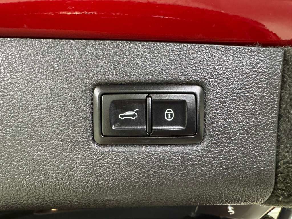2017 Bentley Bentayga W12 Rubino Red paint, Naim for Bentley audio system AND MUCH MUCH MORE!! Fort Lauderdale FL
