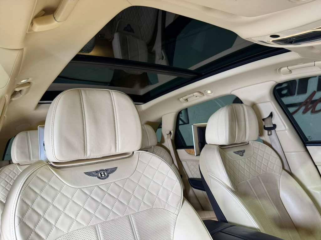 2017 Bentley Bentayga W12 Silverlake paint, rear infotainment system AND MUCH MORE!!! Fort Lauderdale FL