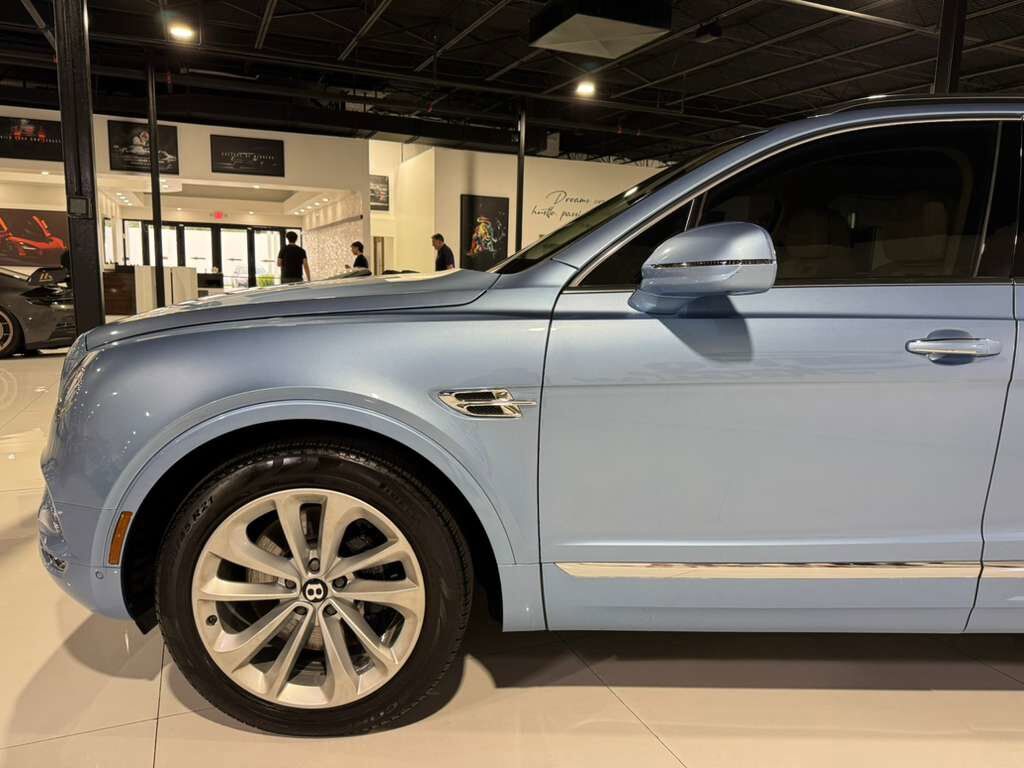 2017 Bentley Bentayga W12 Silverlake paint, rear infotainment system AND MUCH MORE!!! Fort Lauderdale FL