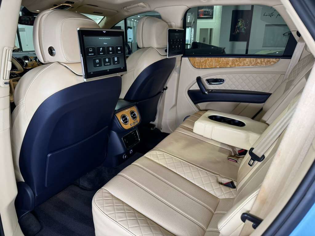 2017 Bentley Bentayga W12 Silverlake paint, rear infotainment system AND MUCH MORE!!! Fort Lauderdale FL