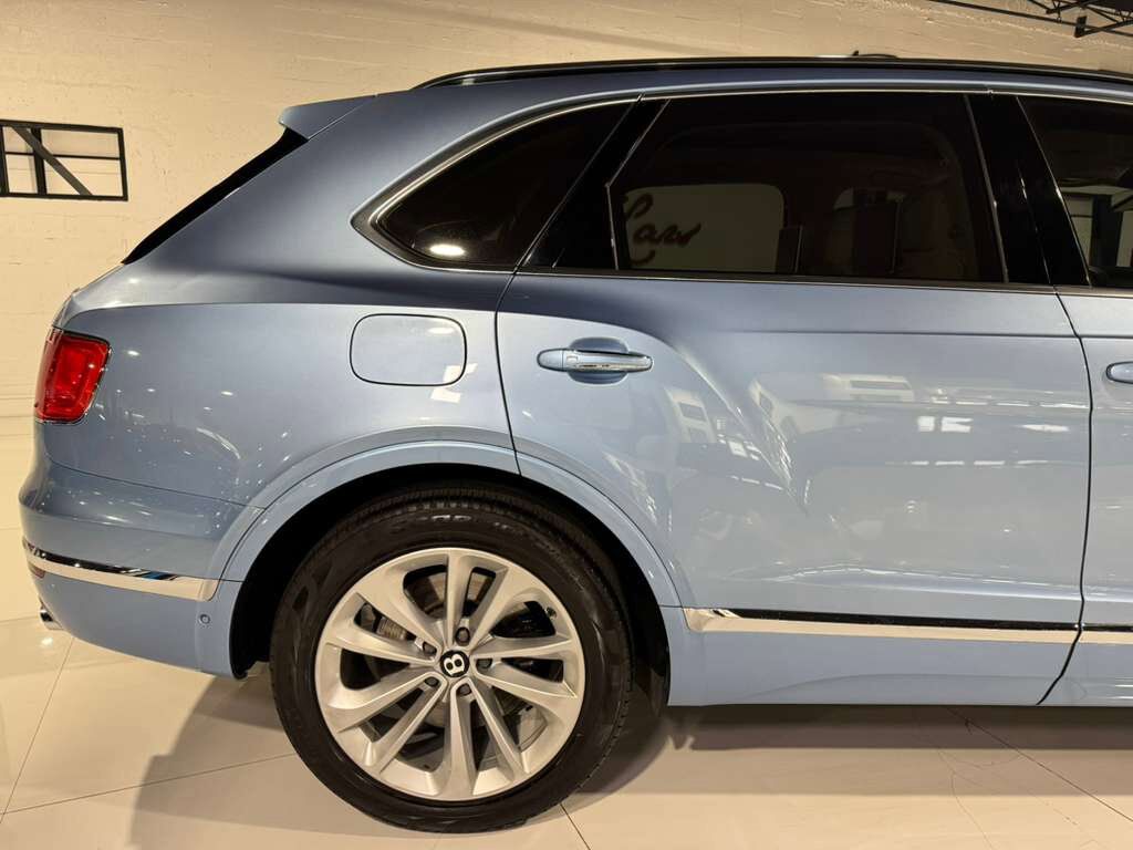 2017 Bentley Bentayga W12 Silverlake paint, rear infotainment system AND MUCH MORE!!! Fort Lauderdale FL