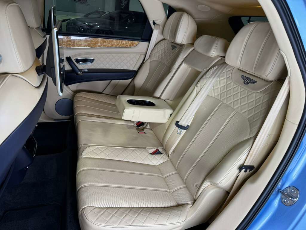 2017 Bentley Bentayga W12 Silverlake paint, rear infotainment system AND MUCH MORE!!! Fort Lauderdale FL