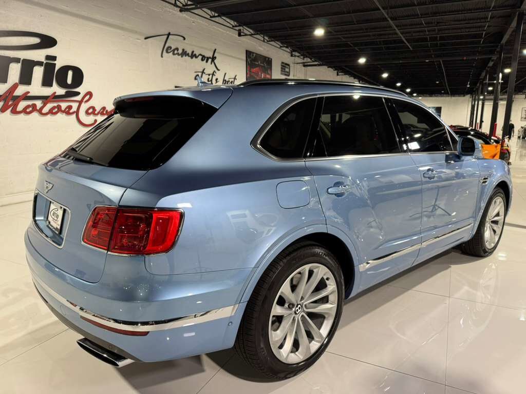 2017 Bentley Bentayga W12 Silverlake paint, rear infotainment system AND MUCH MORE!!! Fort Lauderdale FL