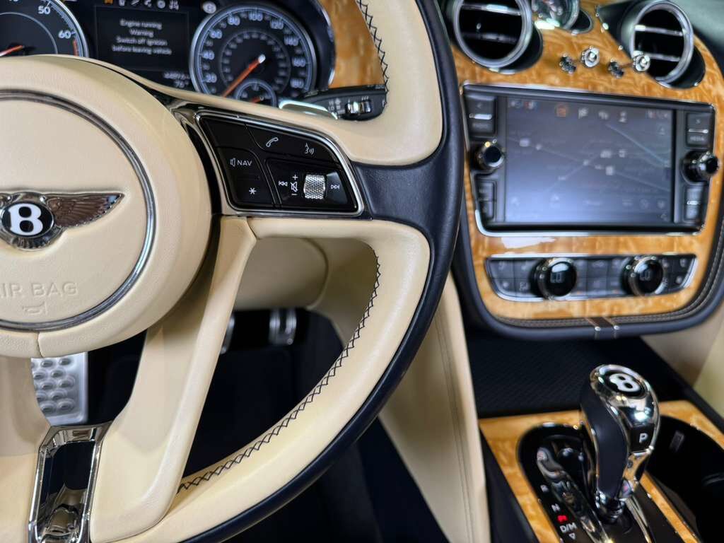 2017 Bentley Bentayga W12 Silverlake paint, rear infotainment system AND MUCH MORE!!! Fort Lauderdale FL