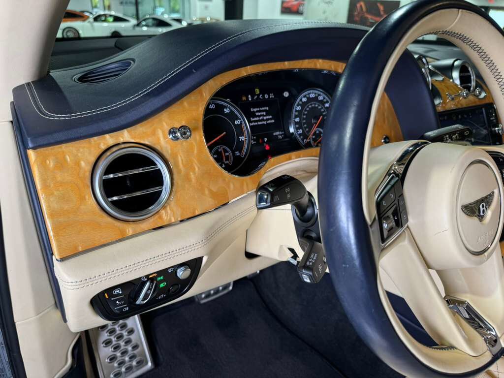 2017 Bentley Bentayga W12 Silverlake paint, rear infotainment system AND MUCH MORE!!! Fort Lauderdale FL