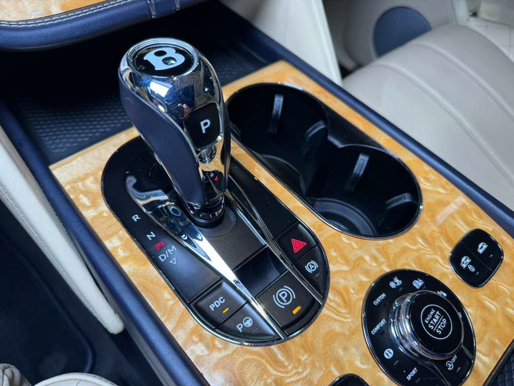 2017 Bentley Bentayga W12 Silverlake paint, rear infotainment system AND MUCH MORE!!! Fort Lauderdale FL