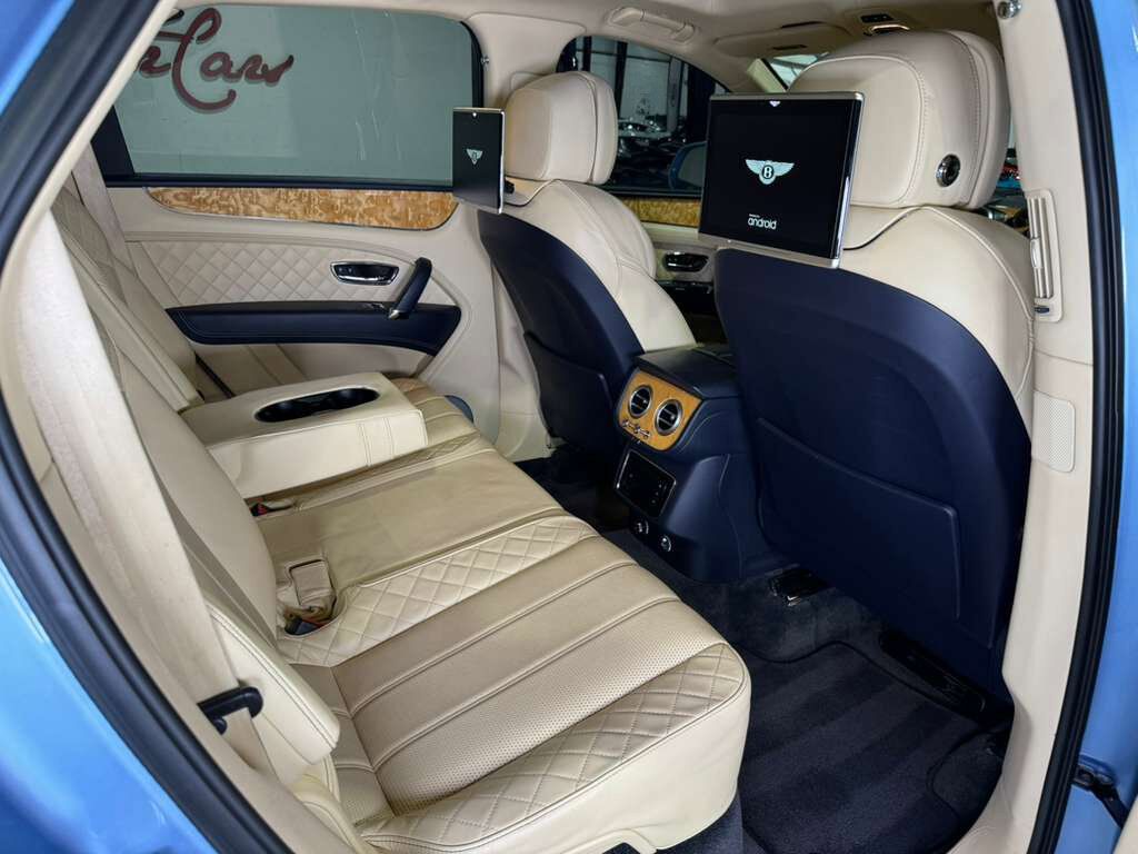 2017 Bentley Bentayga W12 Silverlake paint, rear infotainment system AND MUCH MORE!!! Fort Lauderdale FL