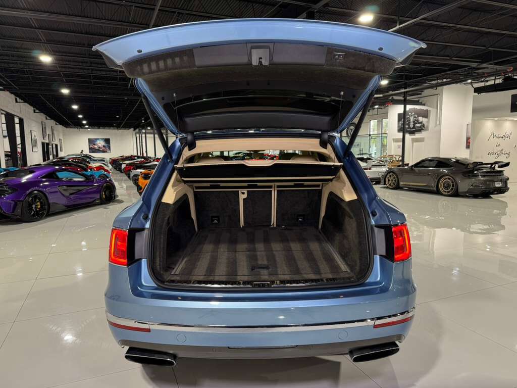 2017 Bentley Bentayga W12 Silverlake paint, rear infotainment system AND MUCH MORE!!! Fort Lauderdale FL