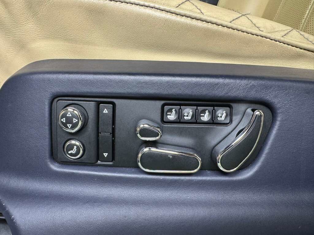 2017 Bentley Bentayga W12 Silverlake paint, rear infotainment system AND MUCH MORE!!! Fort Lauderdale FL