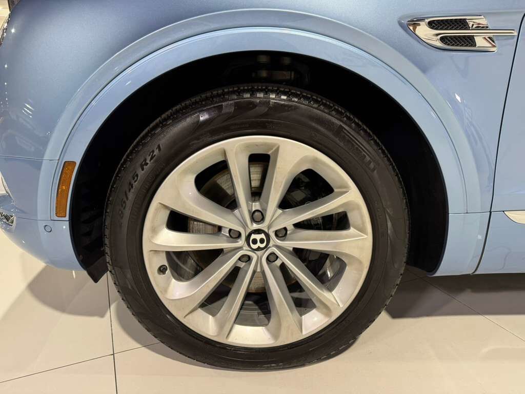 2017 Bentley Bentayga W12 Silverlake paint, rear infotainment system AND MUCH MORE!!! Fort Lauderdale FL