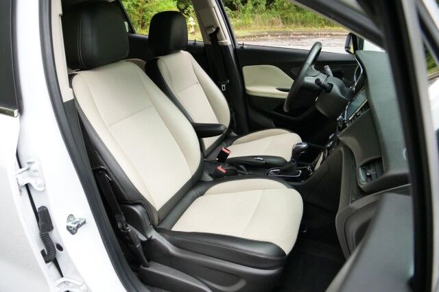 2017 Buick Encore Preferred / Shale Interior / Apple CarPlay! High Point NC