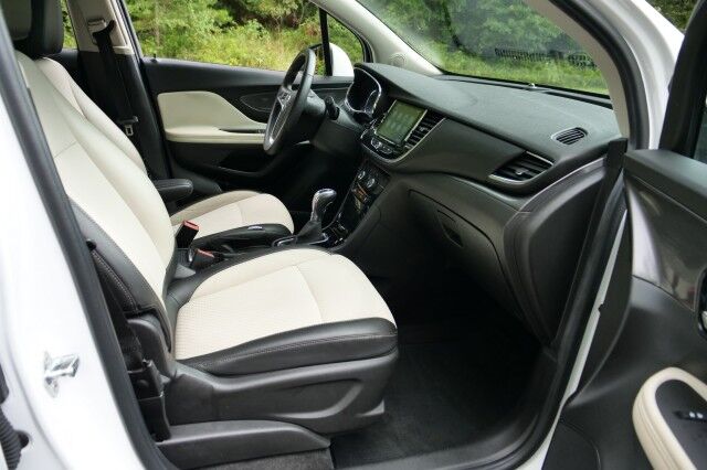 2017 Buick Encore Preferred / Shale Interior / Apple CarPlay! High Point NC