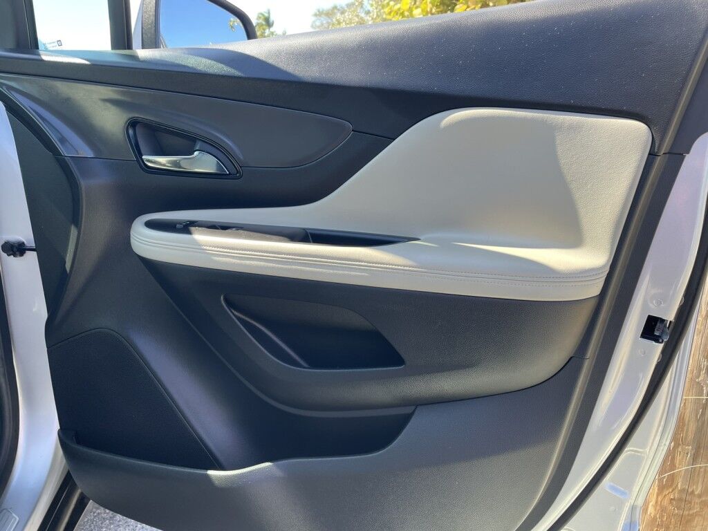 2017 Buick Encore Preferred~LOW MILES~BLUETOOTH~CRUISE CONTROL~FRONT BUCKET SEATS~POWER SEATS~REARVIEW CAMERA Sarasota FL