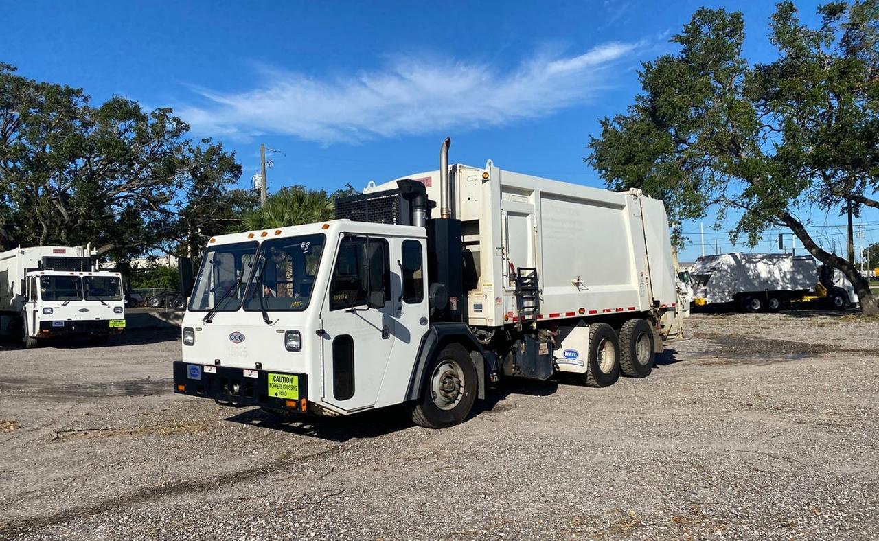 2017 CCC LET 2 25 Yard Heil Dura Pack 5000 Rear Loader Garbage Truck Tampa FL