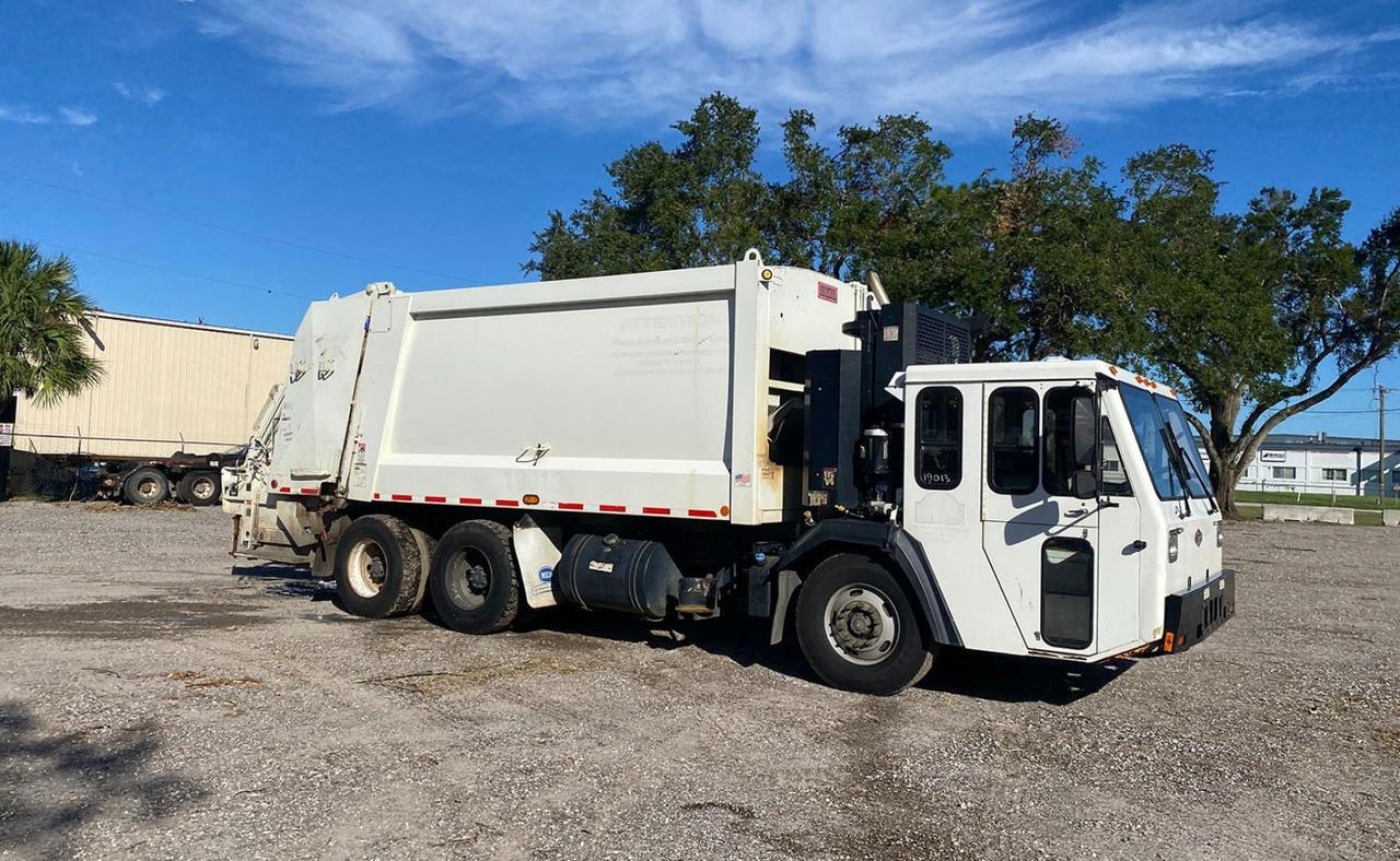 2017 CCC LET2 25 Yard Heil Dura Pack 5000 Rear Loader Garbage Truck Tampa FL