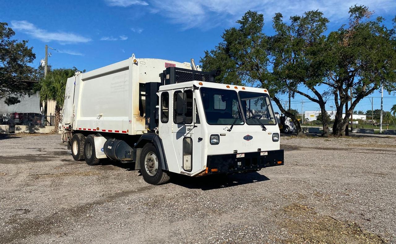 2017 CCC LET2 25 Yard Heil Dura Pack 5000 Rear Loader Garbage Truck Tampa FL