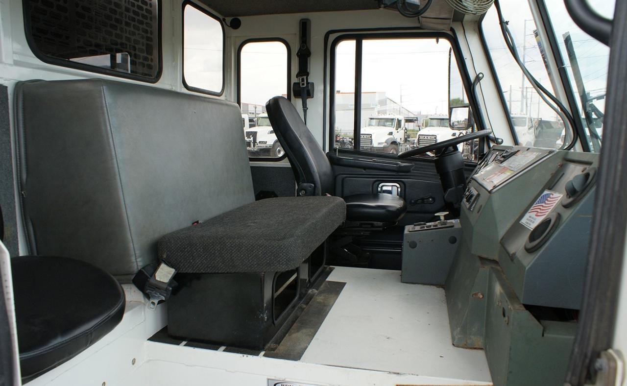 2017 CCC LET2 25 Yard Heil Dura Pack 5000 Rear Loader Garbage Truck Tampa FL