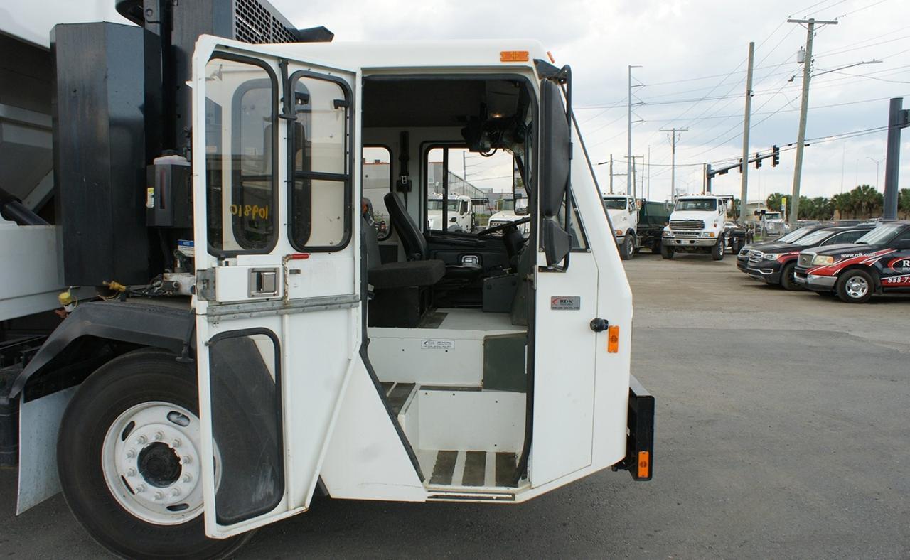 2017 CCC LET2 25 Yard Heil Dura Pack 5000 Rear Loader Garbage Truck Tampa FL