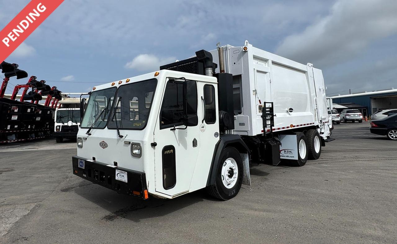 2017 CCC LET2 25 Yard Heil Dura Pack 5000 rear Loader Garbage Truck