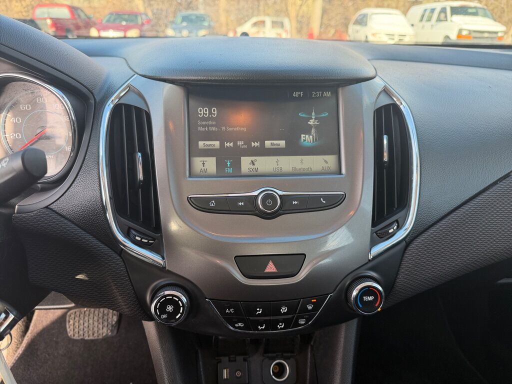 2017 CHEVROLET CRUZE LT Toledo OH