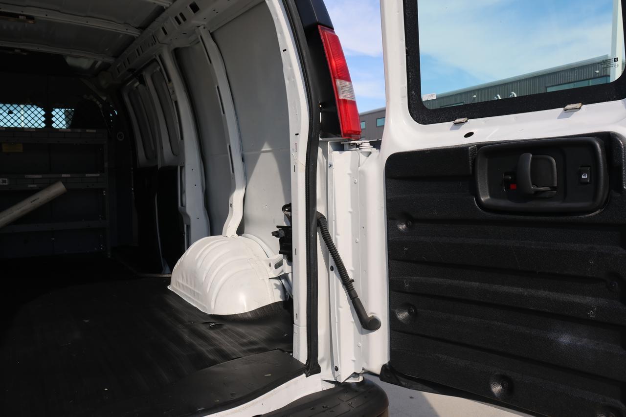 2017 CHEVROLET EXPRESS G2500 Houston TX