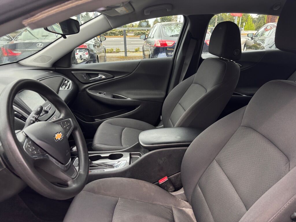 2017 CHEVROLET MALIBU LS Des Moines WA