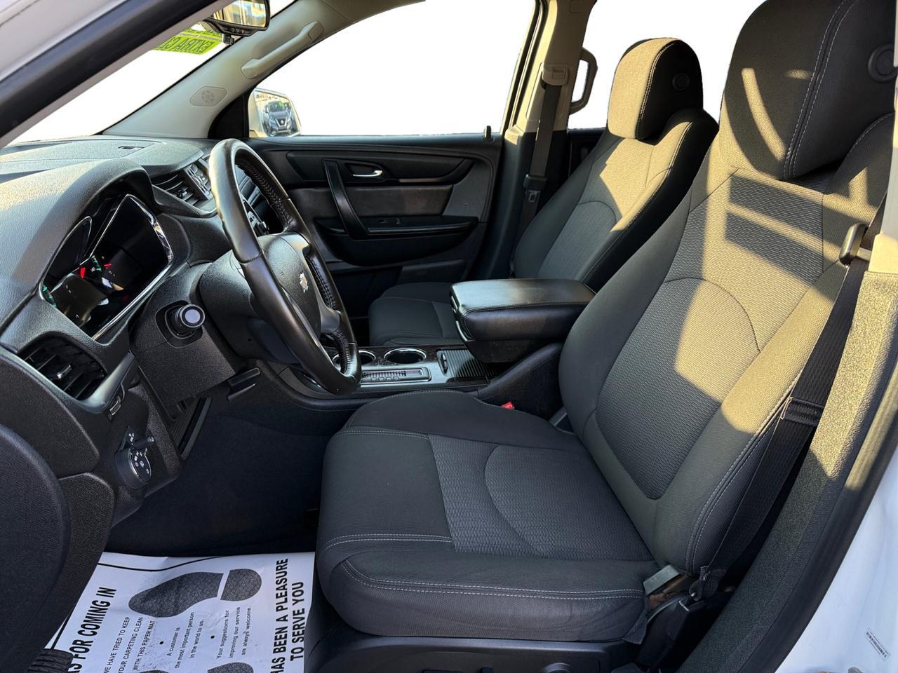 2017 CHEVROLET TRAVERSE 1LT LT Kansas City MO