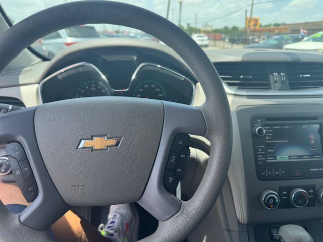 2017 CHEVROLET TRAVERSE LS Grand Prairie TX