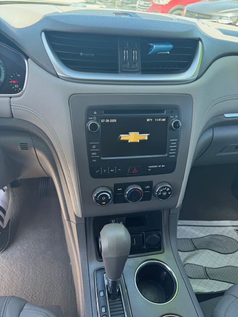 2017 CHEVROLET TRAVERSE LS Grand Prairie TX