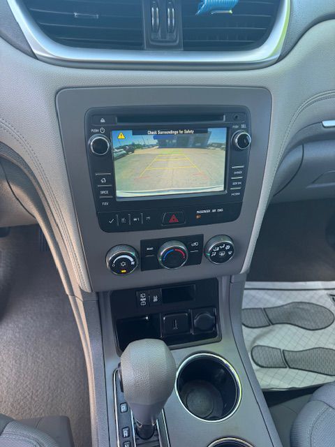 2017 CHEVROLET TRAVERSE LS Grand Prairie TX