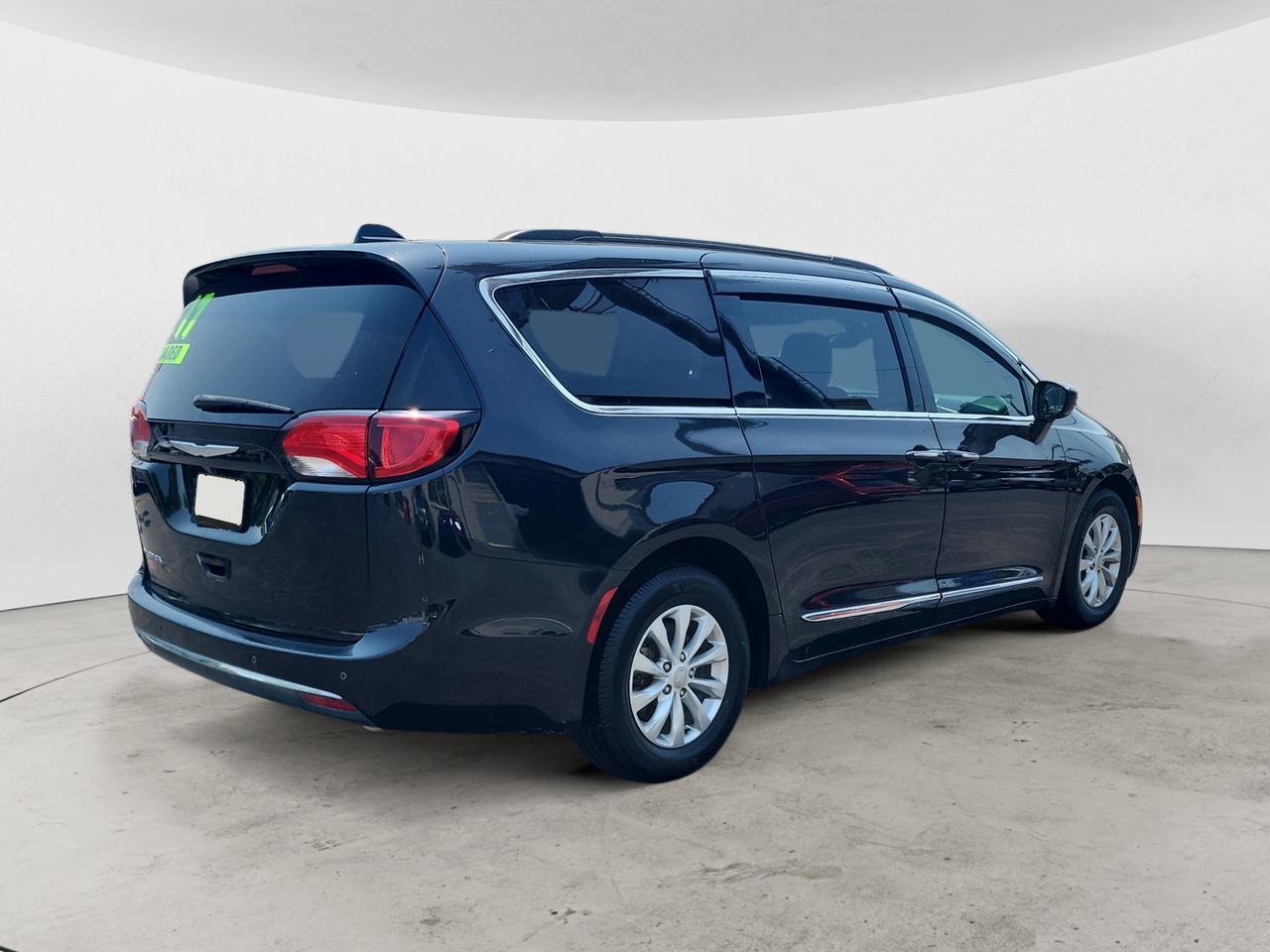 2017 CHRYSLER PACIFICA TOURING L Kansas City MO