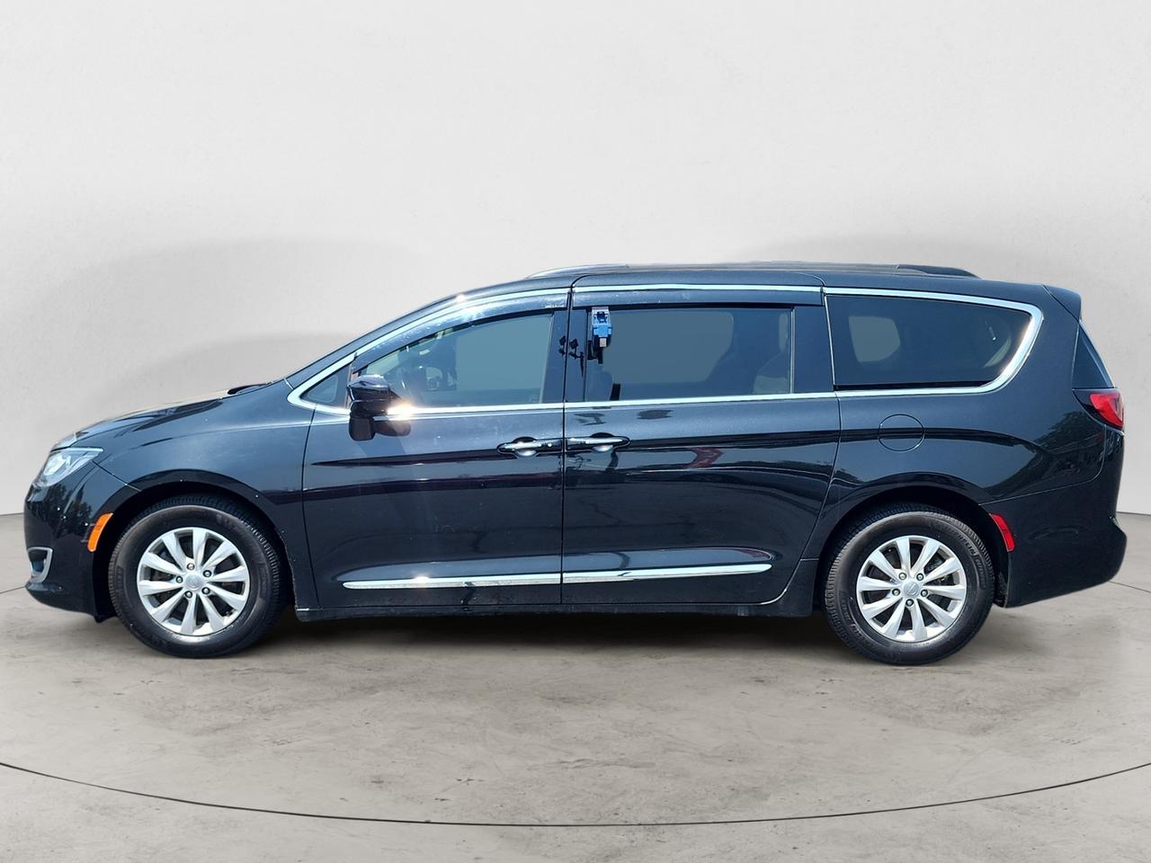 2017 CHRYSLER PACIFICA TOURING L Kansas City MO