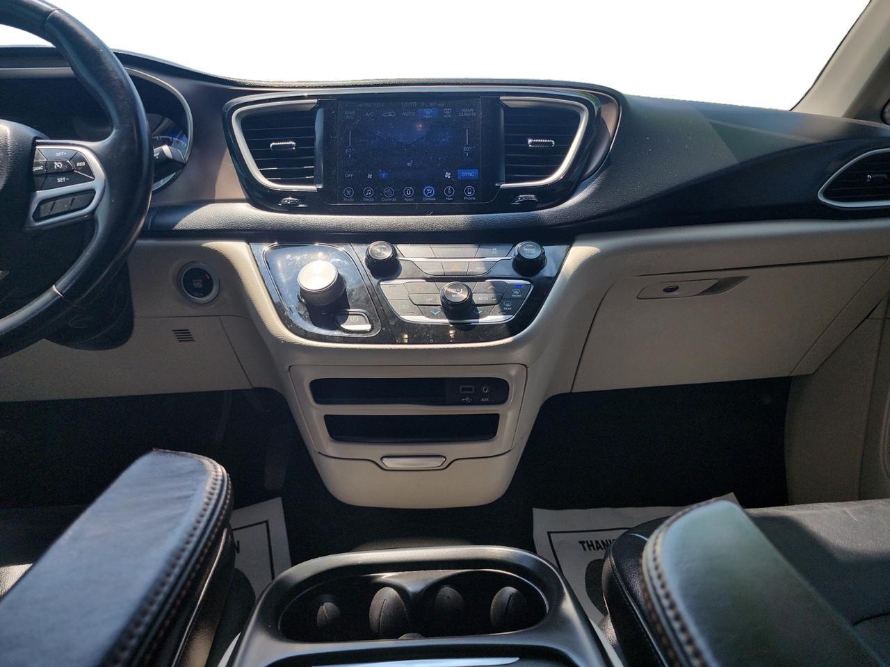 2017 CHRYSLER PACIFICA TOURING L Kansas City MO