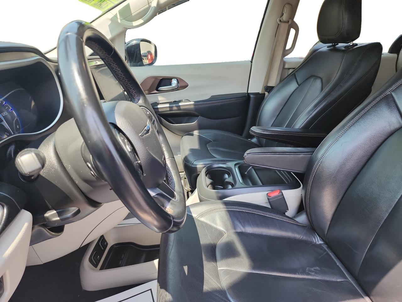 2017 CHRYSLER PACIFICA TOURING L Kansas City MO