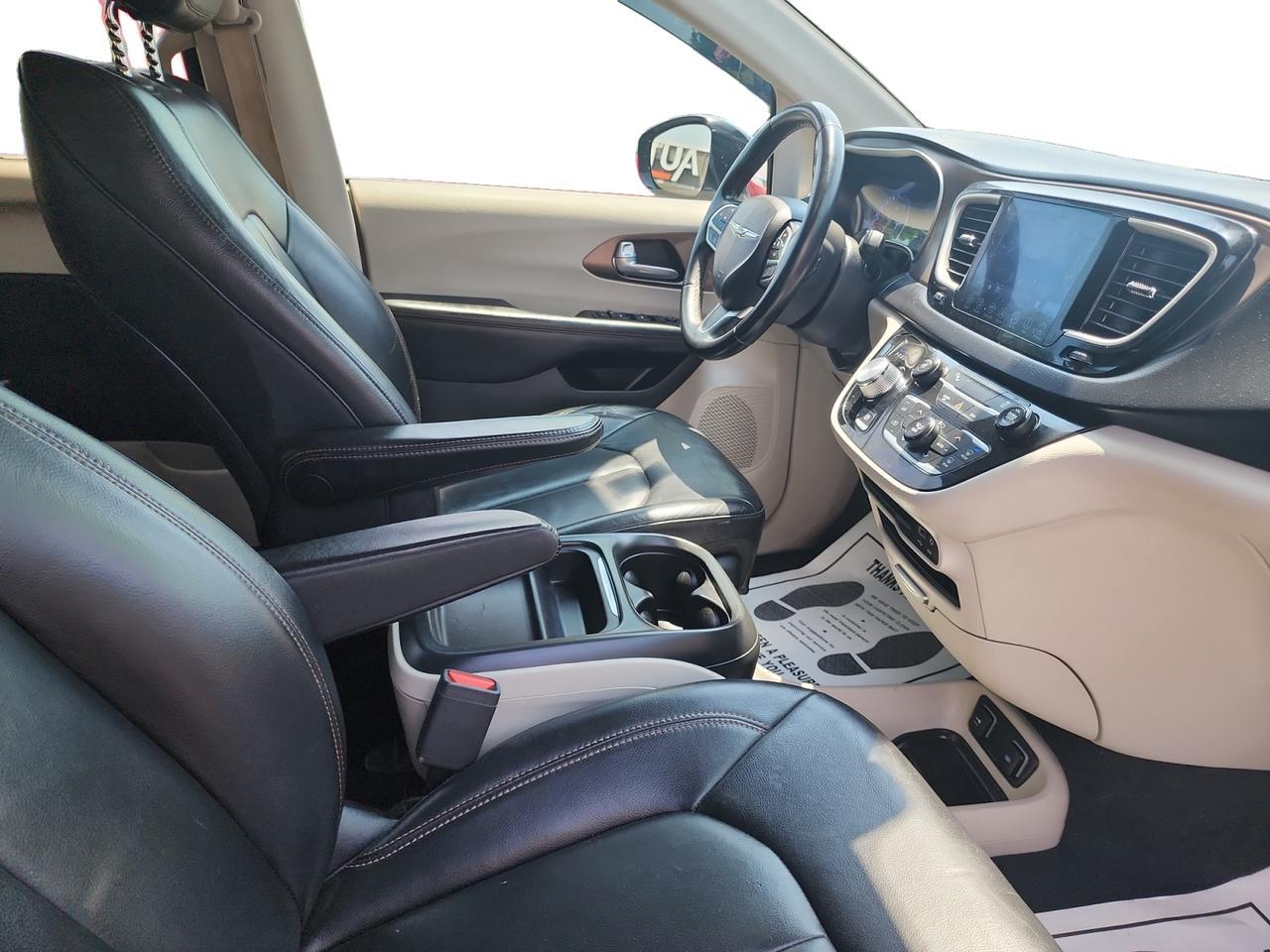 2017 CHRYSLER PACIFICA TOURING L Kansas City MO