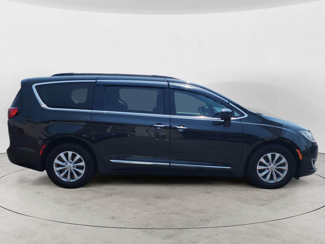 2017 CHRYSLER PACIFICA TOURING L Kansas City MO