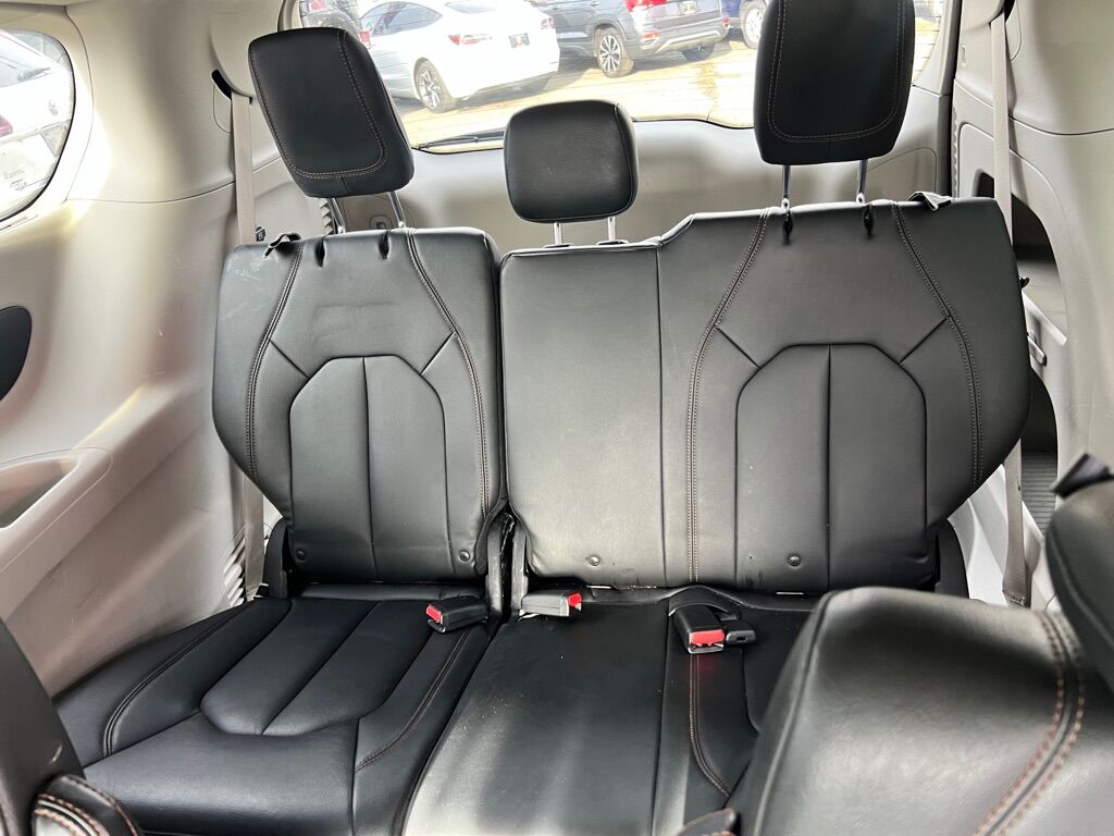 2017 CHRYSLER PACIFICA TOURING PLUS Des Moines WA