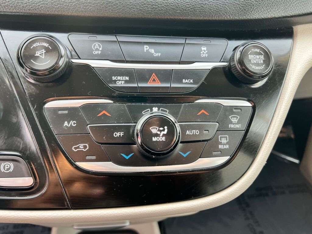 2017 CHRYSLER PACIFICA TOURING PLUS Des Moines WA