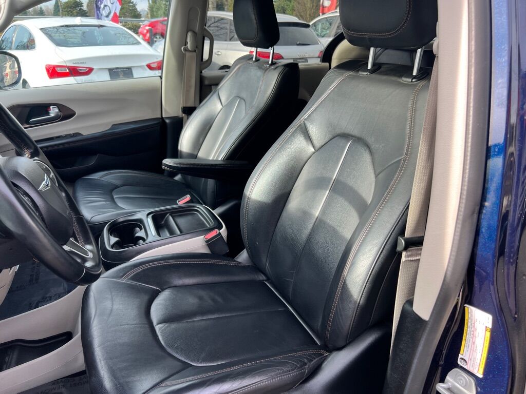 2017 CHRYSLER PACIFICA TOURING PLUS Des Moines WA