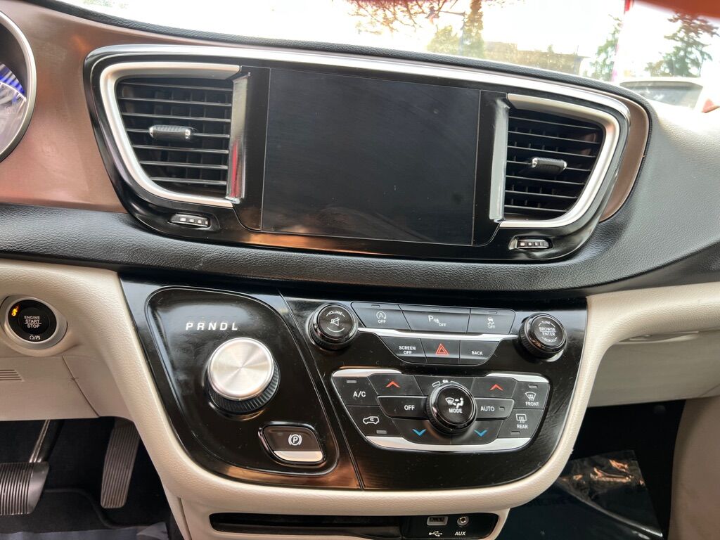 2017 CHRYSLER PACIFICA TOURING PLUS Des Moines WA