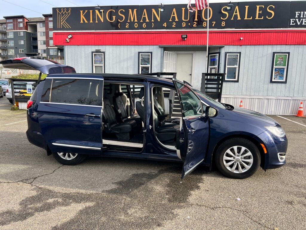 2017 CHRYSLER PACIFICA TOURING PLUS Des Moines WA