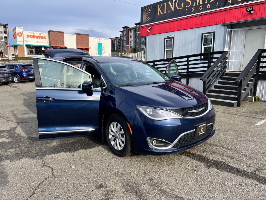 2017 CHRYSLER PACIFICA TOURING PLUS Des Moines WA