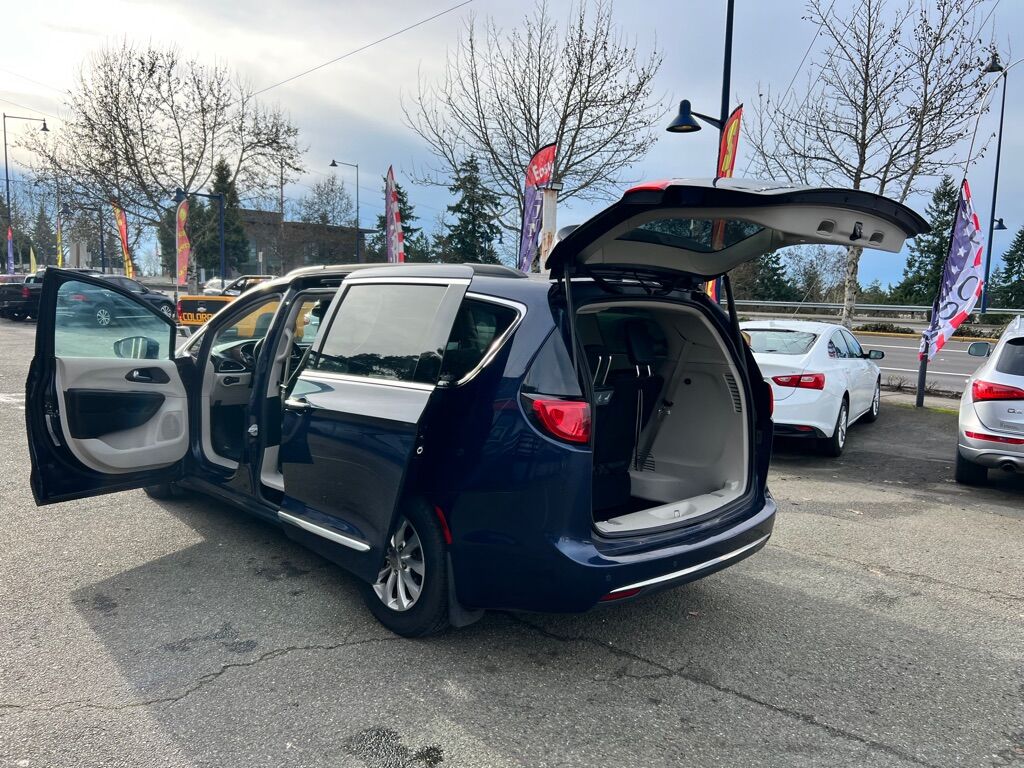 2017 CHRYSLER PACIFICA TOURING PLUS Des Moines WA