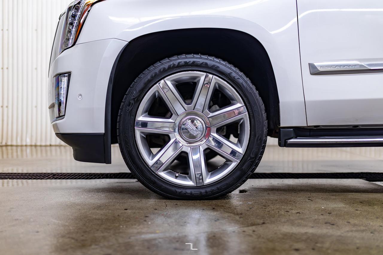 2017 Cadillac Escalade AWD Premium Luxury Leather Roof Nav BCam Red Deer AB