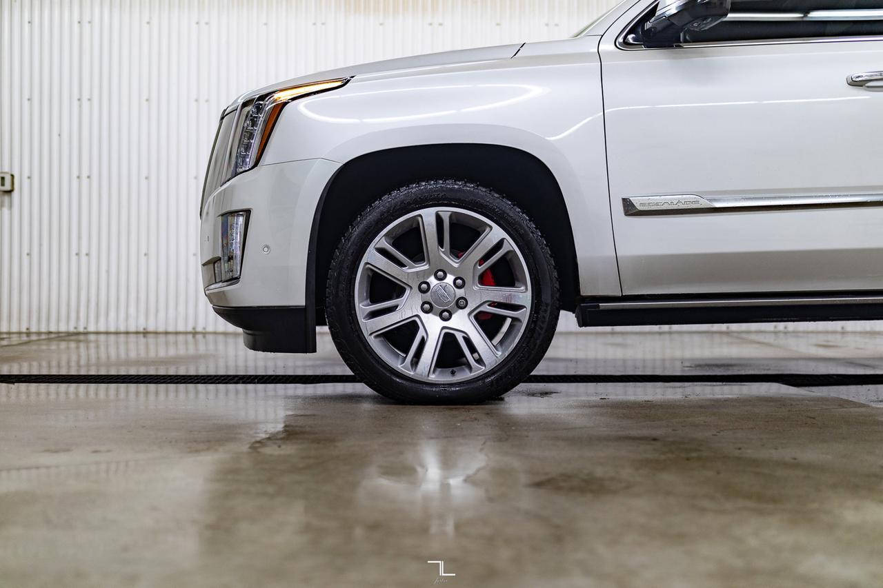 2017 Cadillac Escalade ESV AWD Premium Luxury Leather Roof Nav TV's Red Deer AB