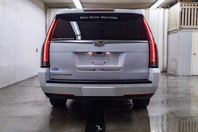 2017 Cadillac Escalade ESV AWD Premium Luxury Leather Roof Nav TV's Red Deer AB