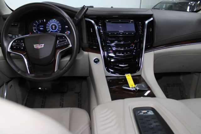2017 Cadillac Escalade Luxury