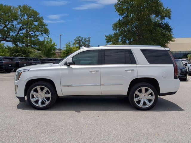 2017 Cadillac Escalade Luxury
